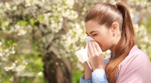 Россиянам раскрыли, какие аллергии их подстерегают весной - «Новости Медицины»
