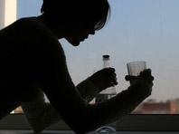 Алкогольная зависимость - семейная проблема, доказали неврологи - «Новости Медицины»