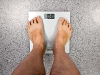 Исследователи поняли, почему с возрастом люди все больше рискуют набрать вес - «Новости Медицины»