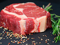 Исследователи запретили мыть мясо перед термической обработкой - «Новости Медицины»