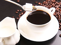 Кофе оказался универсальным жиросжигательным напитком - «Новости Медицины»