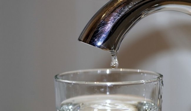 Эксперты предупреждают об опасности водопроводной воды - «Новости Медицины»