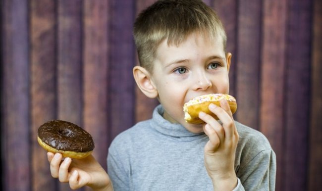 Любовь к сладостям в детстве приводит к алкоголизму во взрослой жизни - «Новости Медицины»