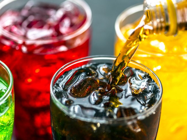 Выпивая меньше сладких напитков за день, можно сократить риск диабета - «Новости Медицины»