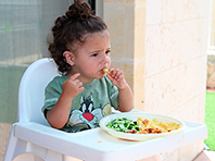 Нормальный рост ребенка обеспечит специальная диета - «Новости Медицины»