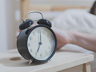 Продолжительность сна напрямую связана с трудоспособностью, доказал опрос - «Новости Медицины»