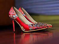 Психологи узнали, когда женщина надевает туфли на высоком каблуке - «Новости Медицины»
