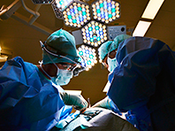 Уникальная операция: мужчина получил донорский пенис - «Новости Медицины»