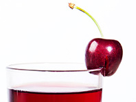 Вишневый сок - идеальный напиток для пожилых людей - «Новости Медицины»