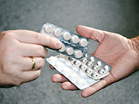 Вопрос продажи лекарств в Сети поднимается вновь - «Новости Медицины»
