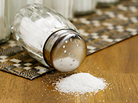 Пищевая соль останавливает развитие рака, установили онкологи - «Новости Медицины»