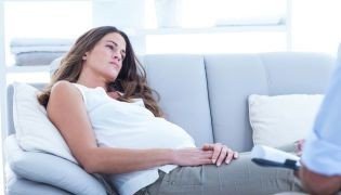 Депрессия при беременности: симптомы, причины, методы лечения - «Гинекология»