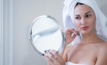 Безупречная красота: руки косметолога против масс-маркета - «Новости Медицины»