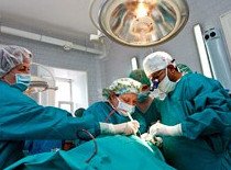 Детские травмы заставляют людей делать пластические операции - «Хирургия»