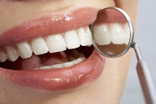 «Верят до сих пор»: стоматолог развеял главный миф об удалении зубов - «Стоматология»